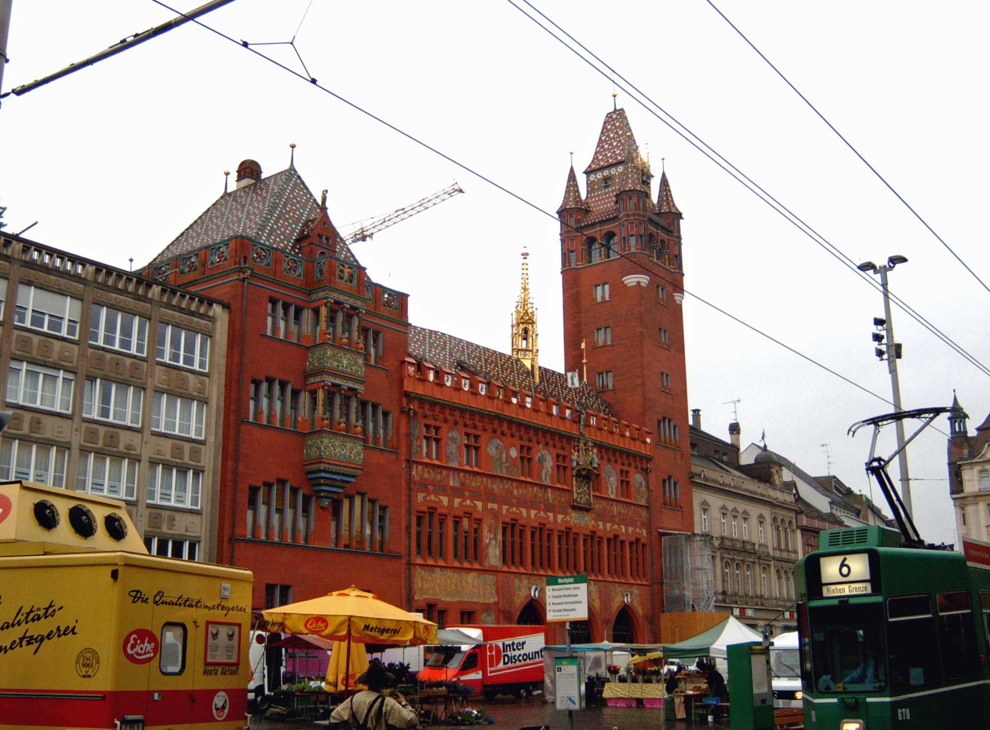 Das rote Rathaus von Basel